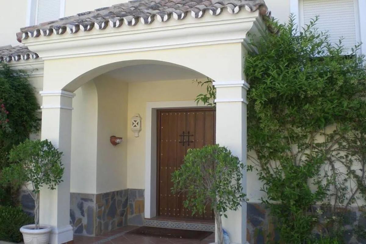 Sprzedaż niezależnego domku jednorodzinnego w  Barrio Las Brisas, Marbella photo 2