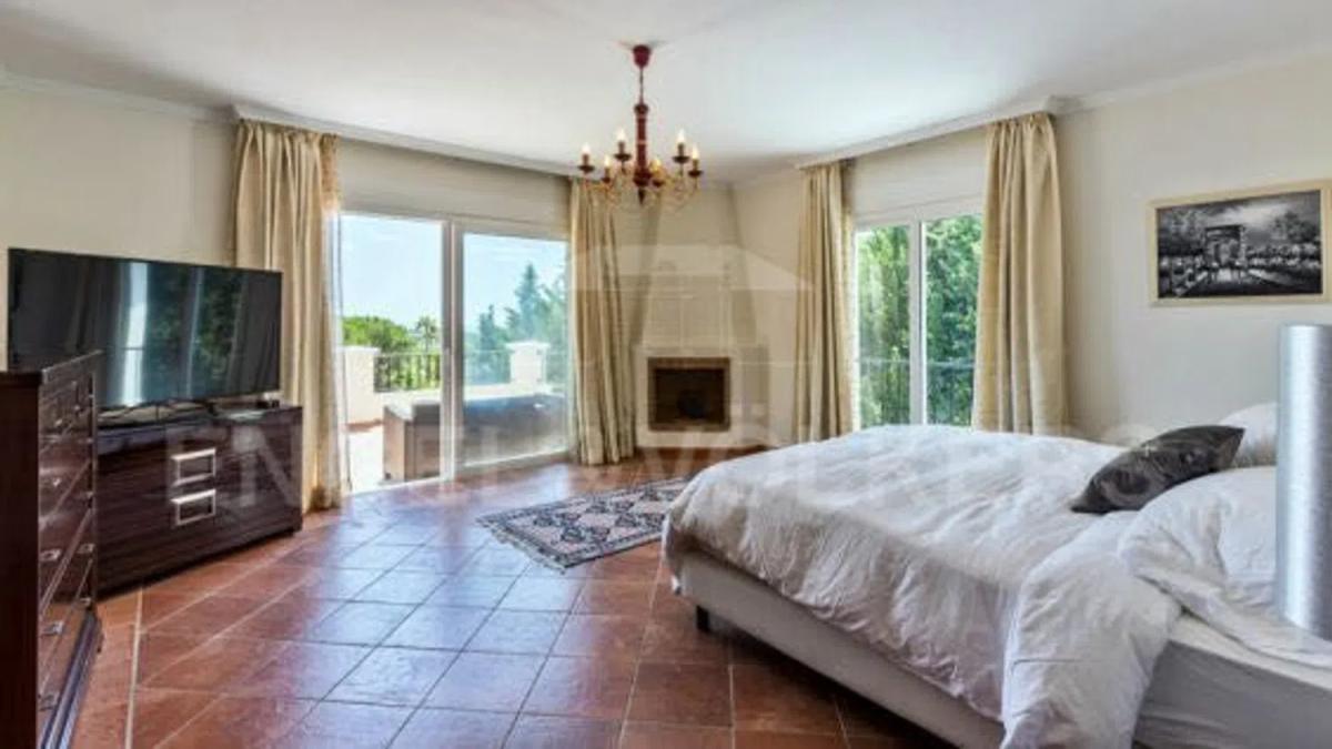 Sprzedaż niezależnego domku jednorodzinnego w  Barrio Las Brisas, Marbella photo 3