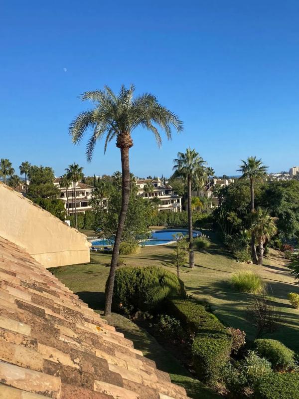 Duplex sale in Barrio Las Brisas, Marbella photo 4