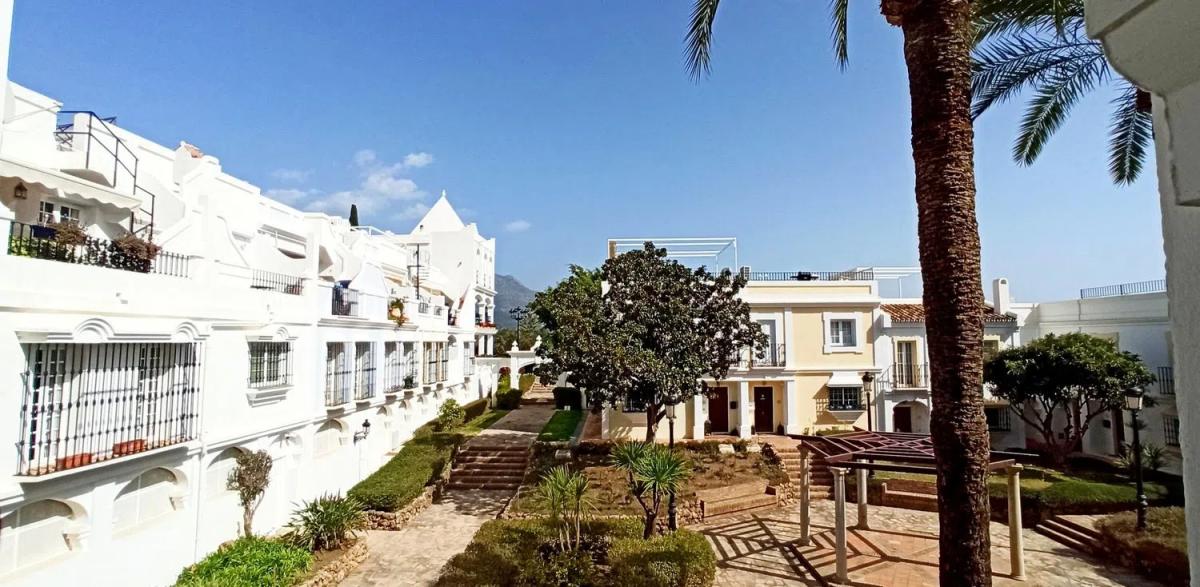 Продажа отдельного шале в Avenida Valle del Golf s/n, Марбелла photo 1