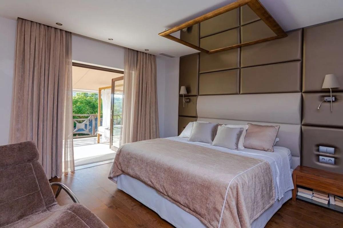 Продажа отдельного шале в Barrio Los Naranjos, Марбелла photo 4