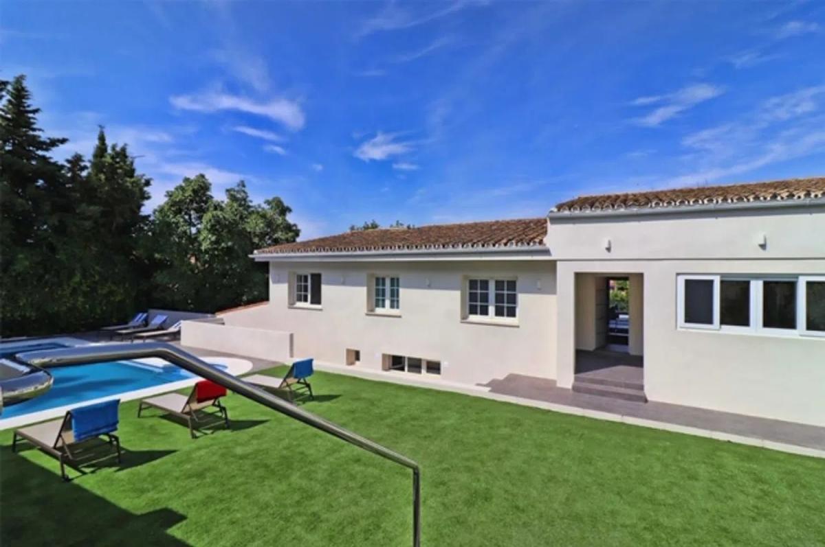 Venta de chalet independiente en Calle las Azucenas, Marbella
photo 2
