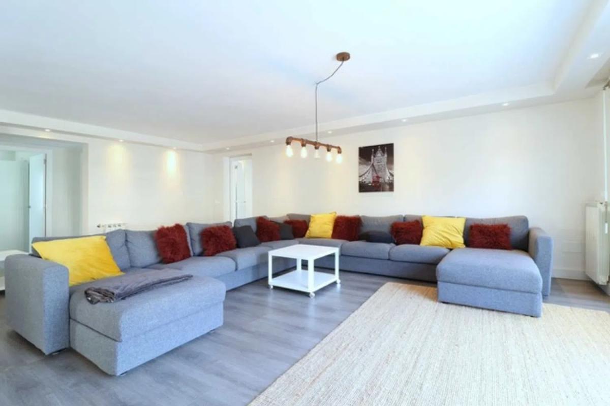 Venta de chalet independiente en Calle las Azucenas, Marbella
photo 3