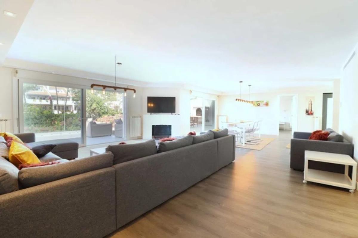 Venta de chalet independiente en Calle las Azucenas, Marbella
photo 4