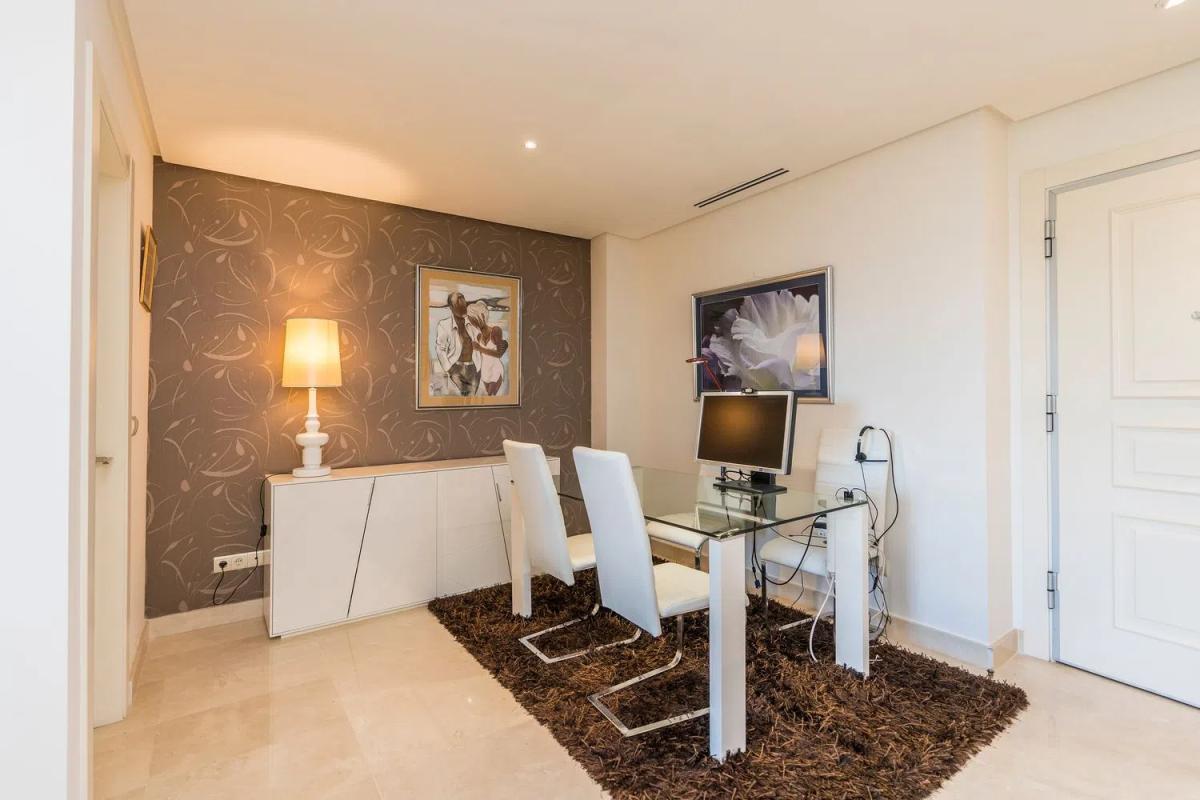 Продажа квартиры на Calle Pleyades s/n, Марбелла
photo 3