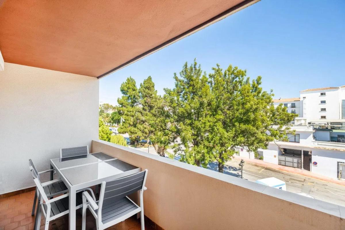 Sale of apartment in Calle 13B Nva Andaluc, Marbella
photo 4