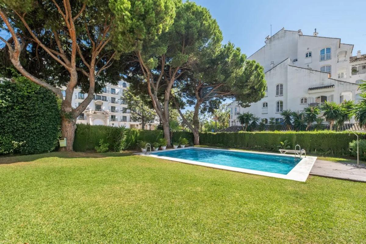 Sale of apartment in Calle 13B Nva Andaluc, Marbella
photo 5