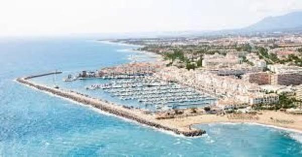 Penthouse for sale in  Puerto Banus, 3, Marbella photo 1