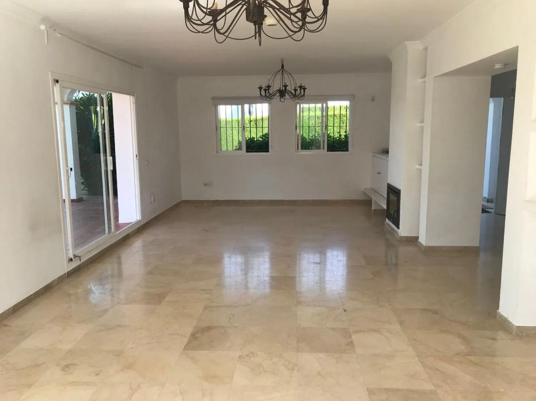Sale of independent chalet in Calle Aries, 10, Marbella
 photo 4