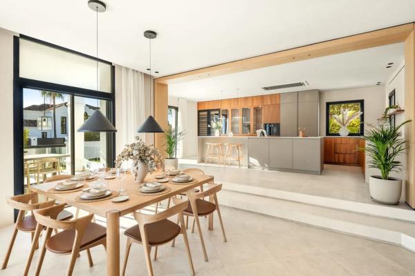 Chalet independiente en venta en Calle Osa Menor 2G, Marbella photo 1