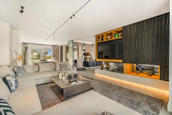 Duplex for sale in Barrio Puerto Banús, Marbella photo 2