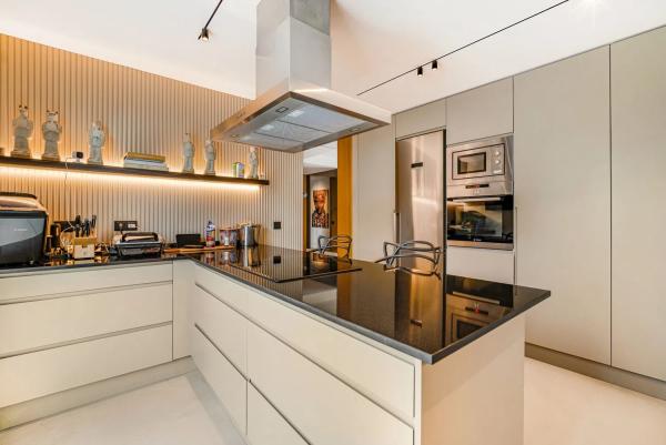Duplex for sale in Barrio Puerto Banús, Marbella photo 4