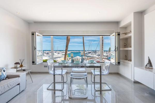Apartment for sale in  Barrio Puerto Banús, Marbella photo 1