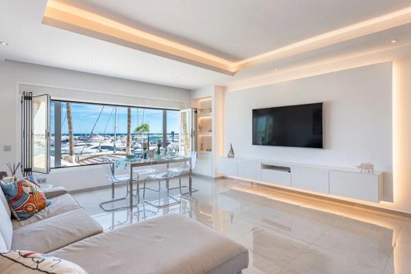 Apartment for sale in  Barrio Puerto Banús, Marbella photo 4