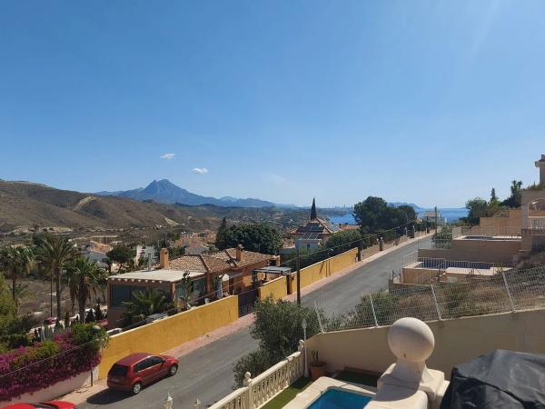 Коттедж на продажу в Calle d'Oriola, El Campello photo 1