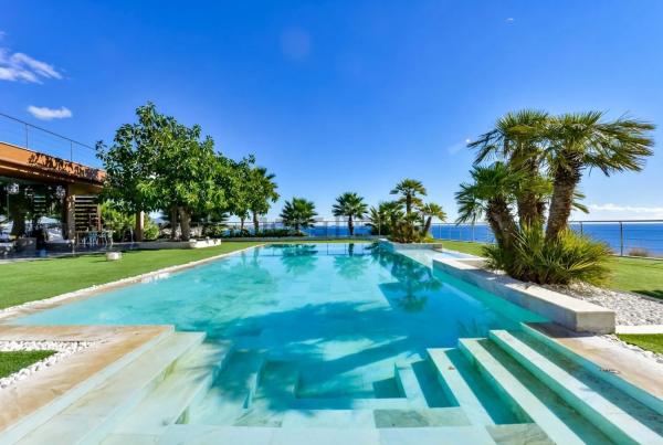Detached villa for sale in Pueblo Acantilado - Lanuza, El Campello photo 1