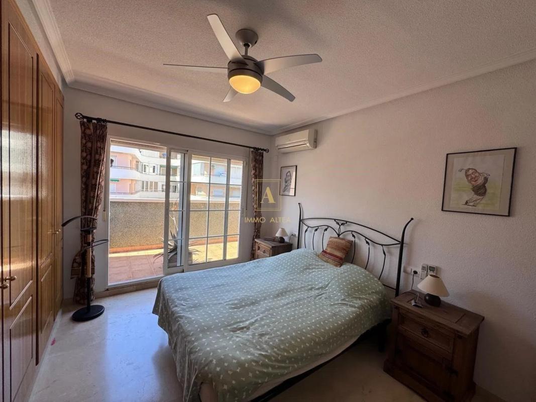 Sale of apartment in Campello Playa, El Campello
 photo 5