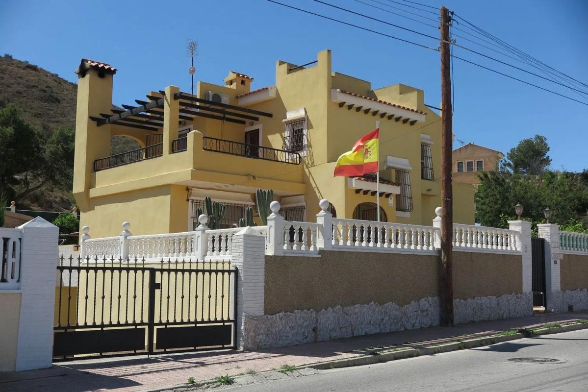 Venta de chalet independiente en Pueblo Acantilado - Lanuza, El Campello
photo 1