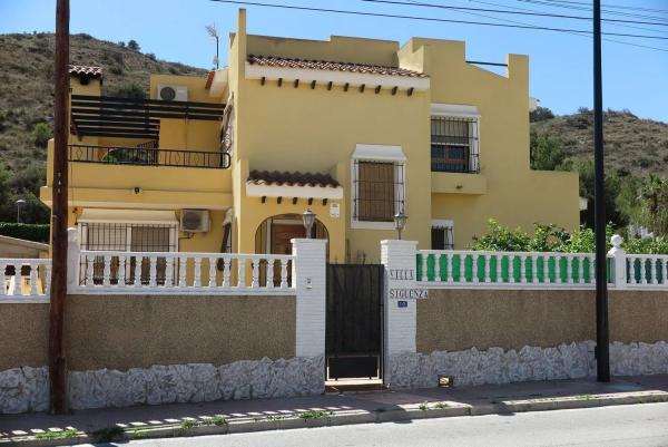 Detached villa for sale in Pueblo Acantilado - Lanuza, El Campello thumbnail 1