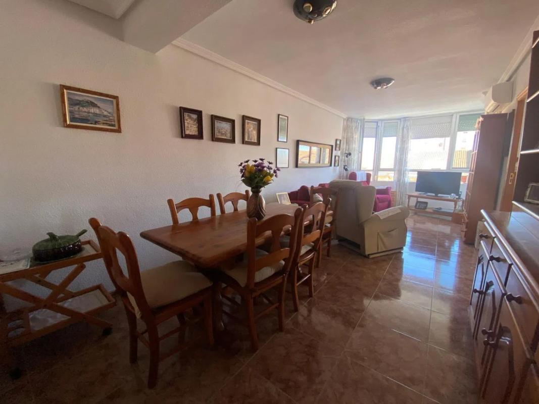 Sale of apartment in Campello Playa, El Campello
photo 2
