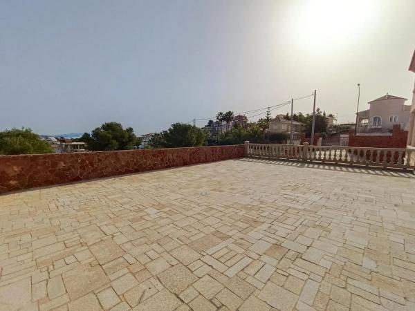 Detached villa for sale in Pueblo Acantilado - Lanuza, El Campello thumbnail 2