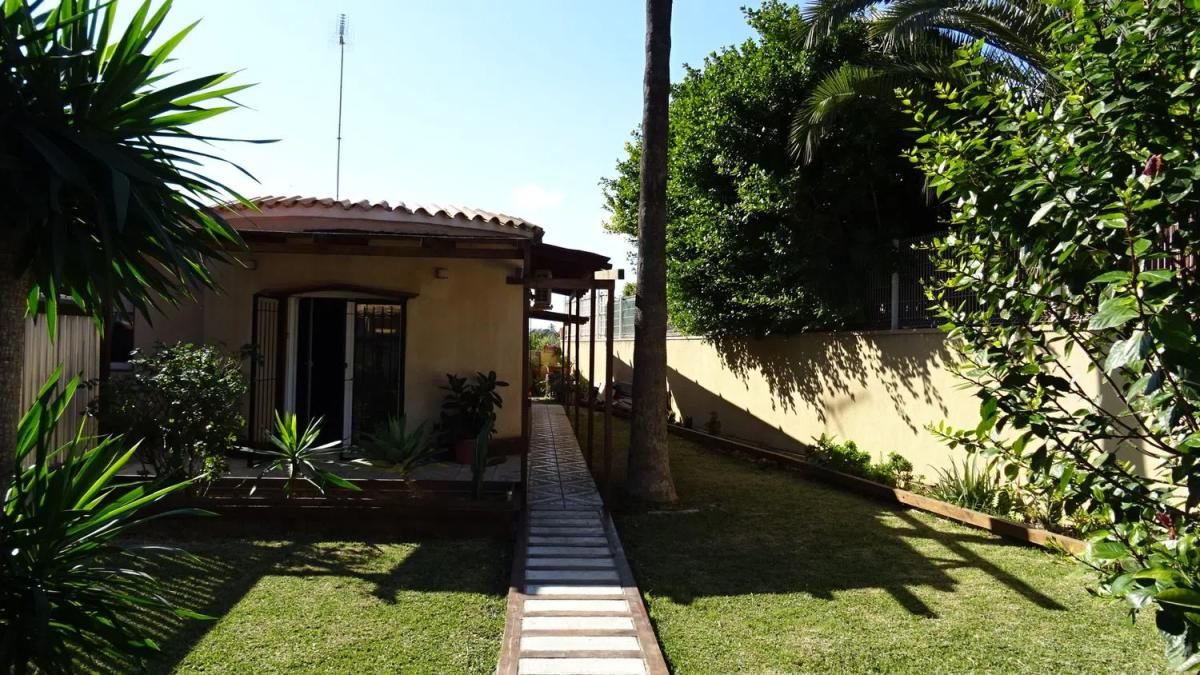 Venta de chalet independiente en FRANCISCO DE ORELLANA, El Campello
 photo 2