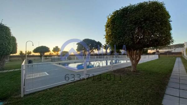 Chalet independiente en venta en Calle Vall de Gallinera, El Campello photo 1