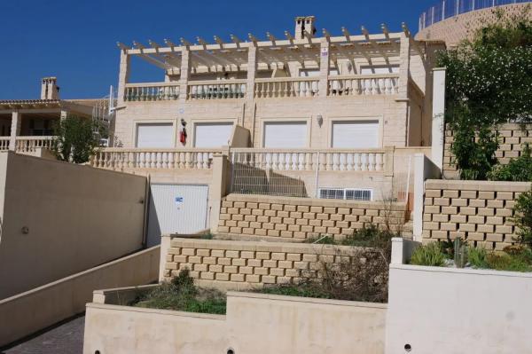 Detached villa for sale in Pueblo Acantilado - Lanuza, El Campello thumbnail 1