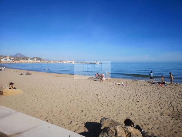 Chalet independiente en venta en Calle de Sant Vicent, El Campello thumbnail 1