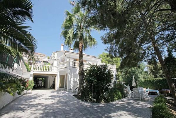 Chalet independiente en venta en  Calle Madrid, 35, El Campello photo 1