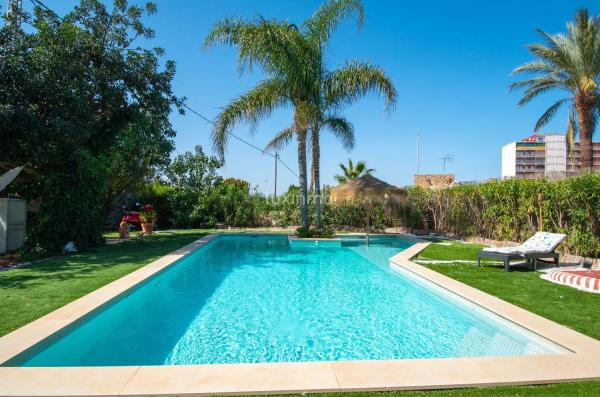 Detached villa for sale in Les Rotes/Las Rotas, Denia thumbnail 1