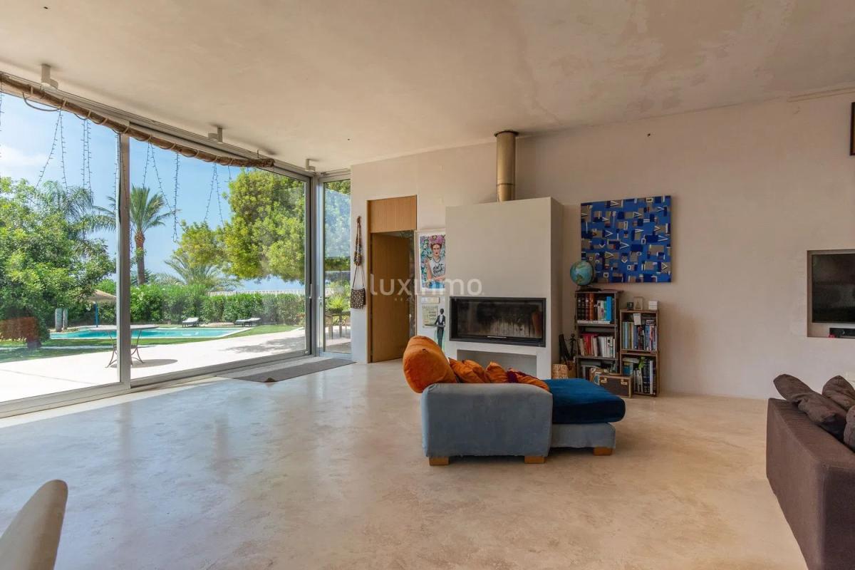 Sale of independent chalet in Les Rotes/Las Rotas, Denia
photo 3