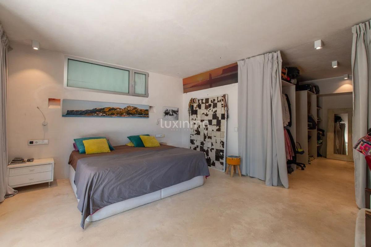 Sale of independent chalet in Les Rotes/Las Rotas, Denia
photo 4