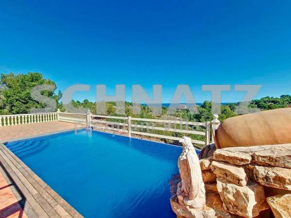 Chalet independiente en venta en  Centro Urbano, Denia photo 1