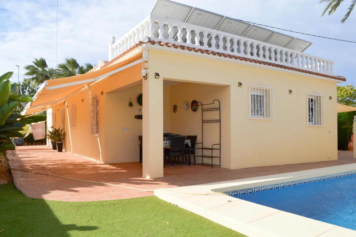 Sale of independent chalet in Calle del Flamenc, Denia
 photo 2