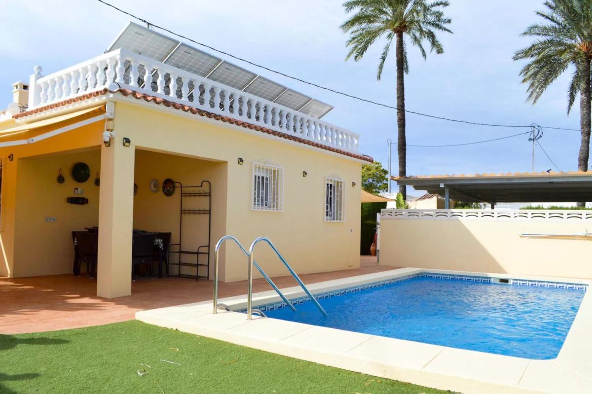 Sale of independent chalet in Calle del Flamenc, Denia
 photo 5
