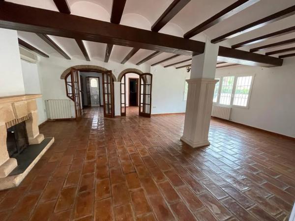 Chalet independiente en venta en  Calle Llima, Denia photo 2