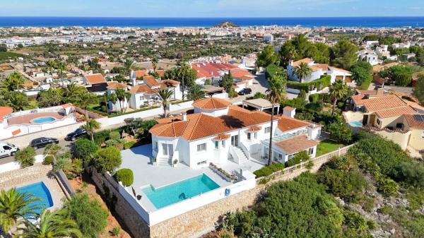 Detached villa for sale in La Pedrera-Vessanes, Denia thumbnail 1