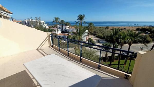 Ático en venta en Carretera de les Marines a Dénia, Denia thumbnail 1