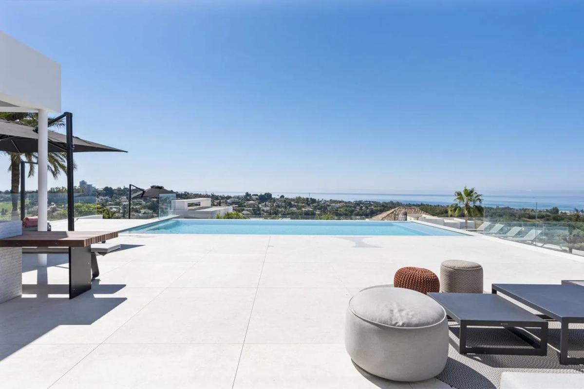Venta de chalet independiente en Barrio Paraiso-Barronal, Estepona
 photo 2