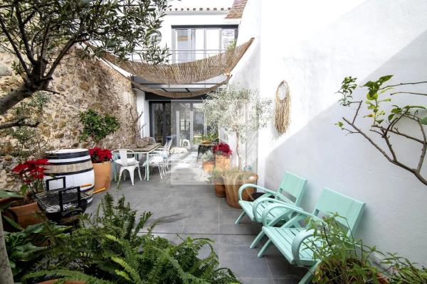 Detached villa for sale in Barrio Centro, Estepona photo 1