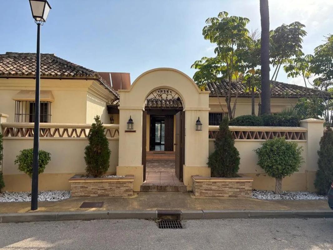 Venta de chalet independiente en Calle Azahar, Estepona
 photo 2