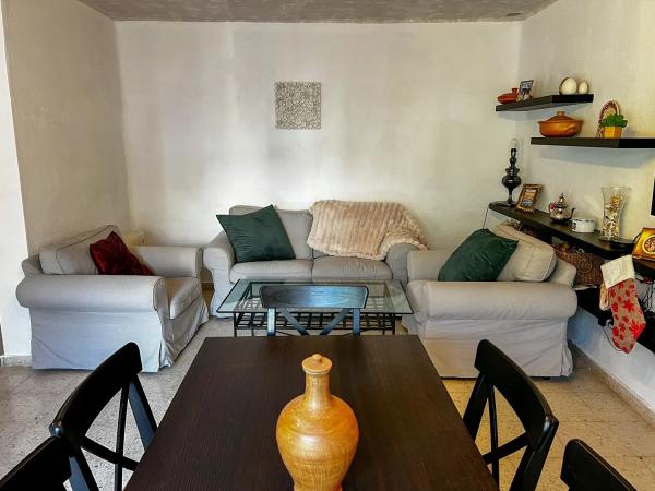 Chalet independiente en venta en Calle Monte Biarritz, Estepona thumbnail 1