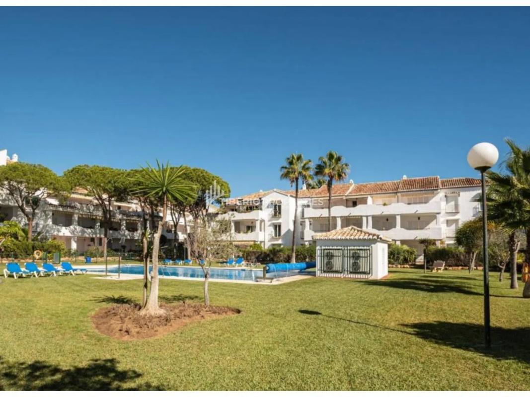 Sale of apartment in Calle Dunas de Casasola, 1, Estepona
 photo 2
