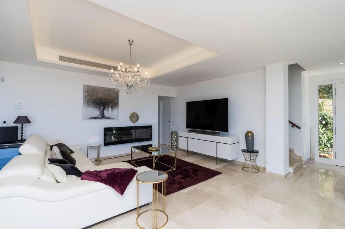 Sale of independent chalet in Calle del Molino, Estepona
photo 3