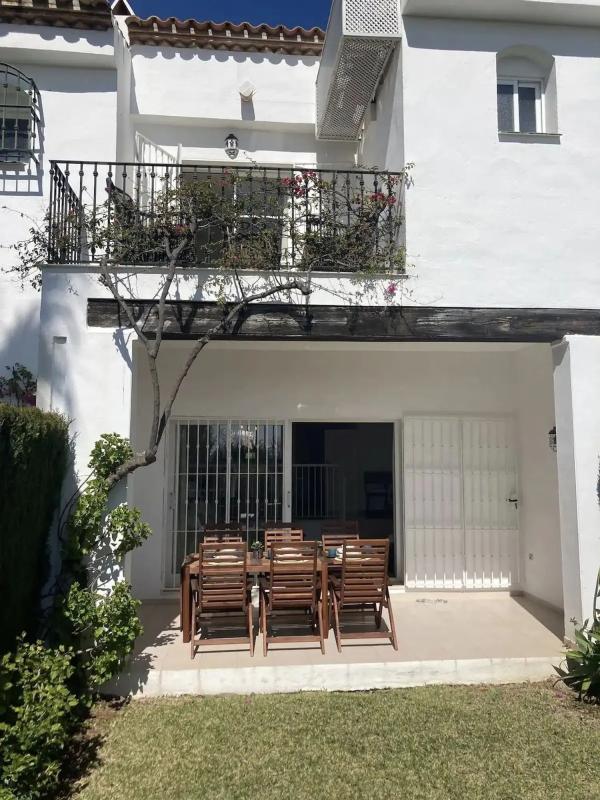 Venta de chalet independiente en Barrio Bel-Air, Estepona
photo 1