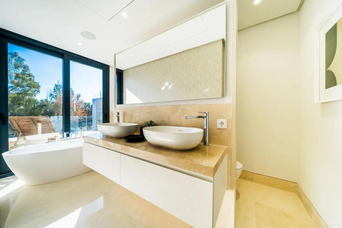 Venta de chalet independiente en Barrio Paraiso-Barronal, Estepona
photo 3