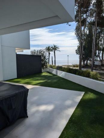 Detached villa for sale in Urbanizacion Playa de Guadalobon, Estepona photo 1