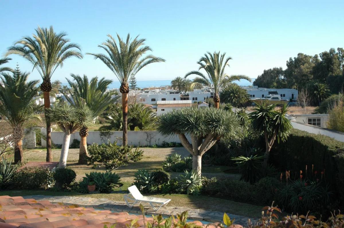 Sprzedaż niezależnego domku jednorodzinnego w  Costalita, Vilacana s/n, Estepona photo 2