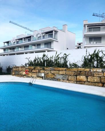 Piso en venta en Camino loma de retomar s/n, Estepona thumbnail 1
